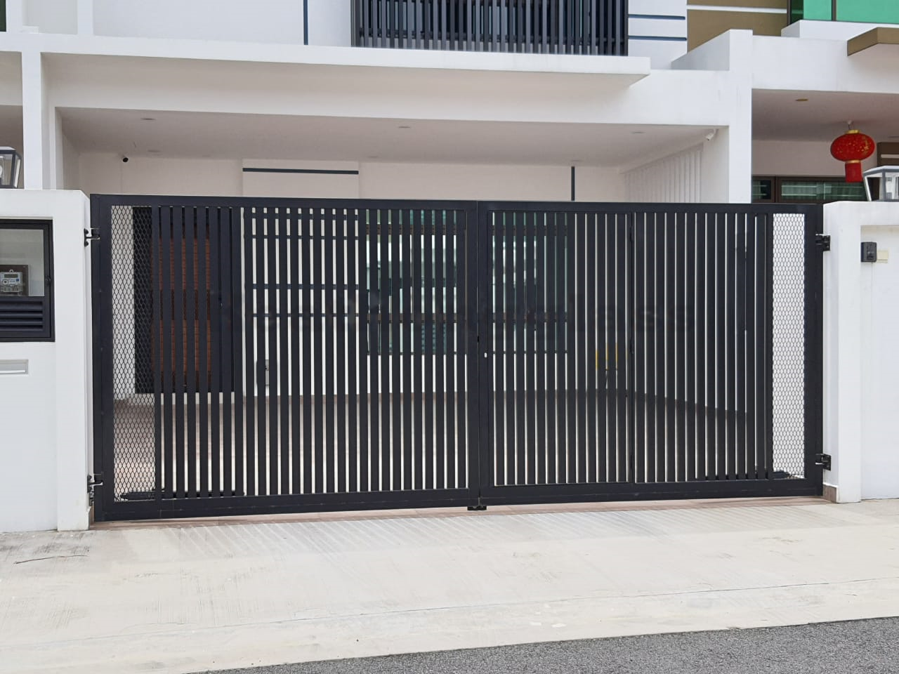 Stainless Steel Gate 3