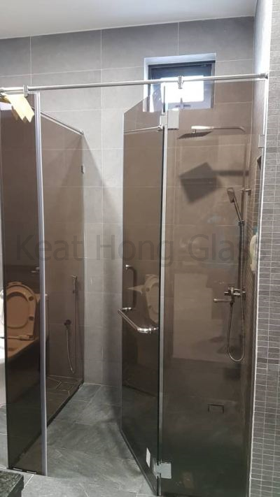 Frameless Shower Screen 1