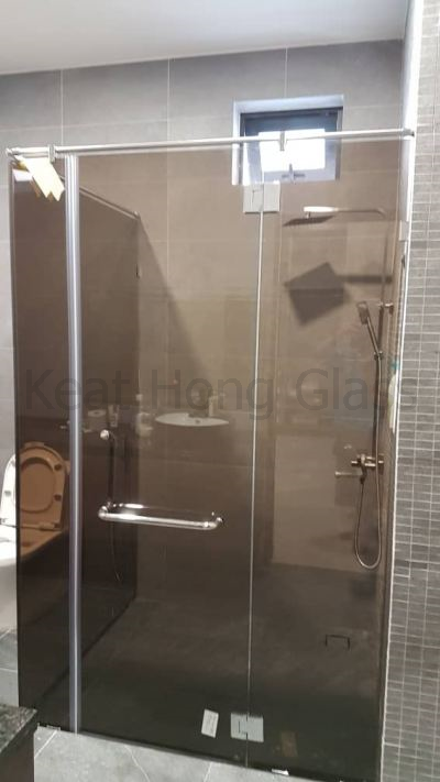 Frameless Shower Screen 2