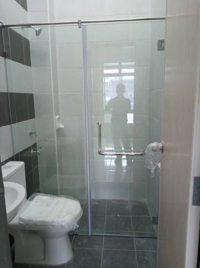 Frameless Shower Screen 13