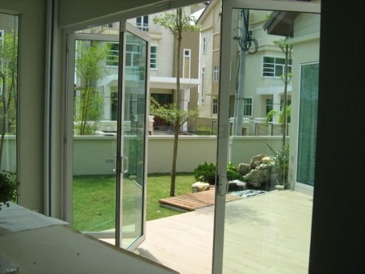 Performance Folding Door 27