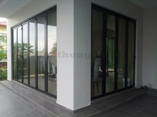 Performance Folding Door 28