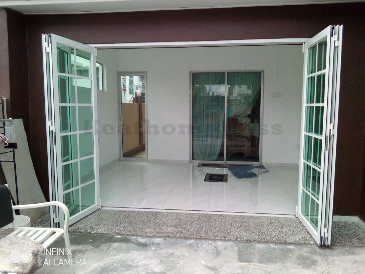 Performance Folding Door 42