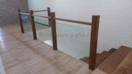 Staircase Glass Railing 36