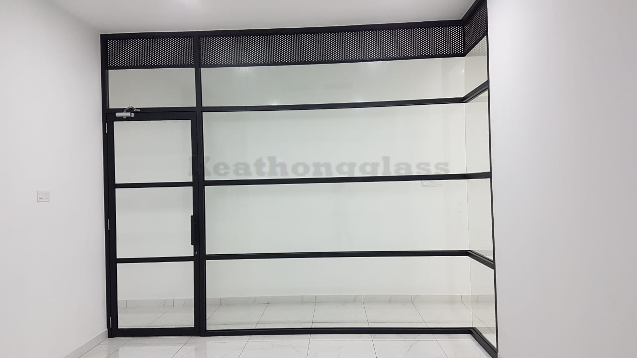 Glass Partition 44