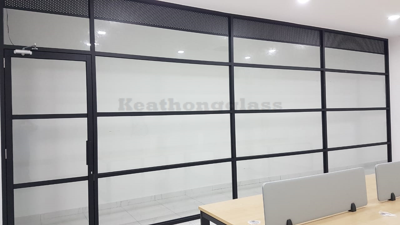 Glass Partition 45