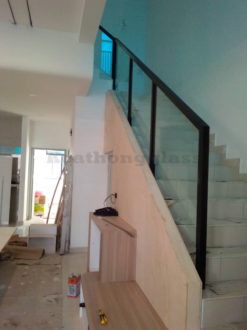 Staircase Glass Railing 84
