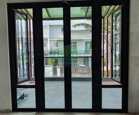 Performance Folding Door 51