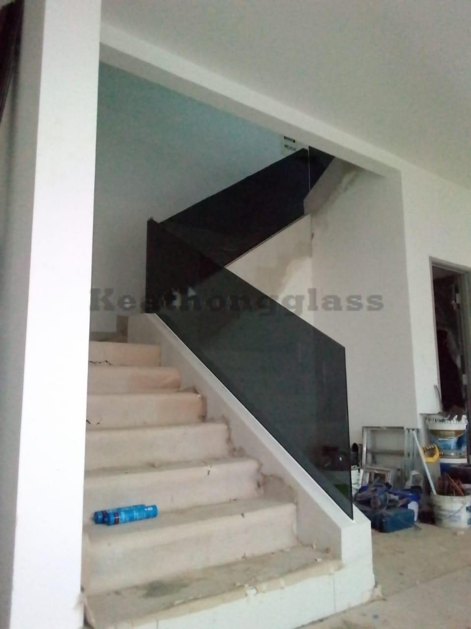 Staircase Glass Railing 89