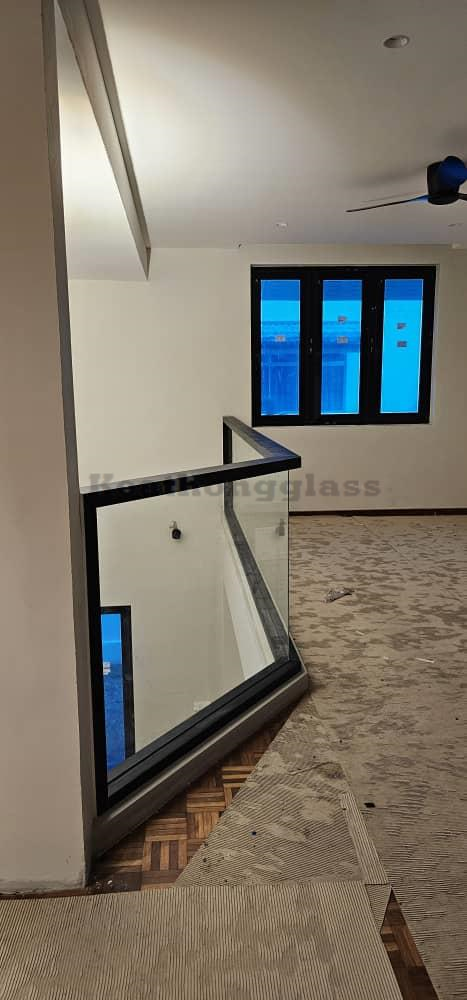 Glass Railing 44