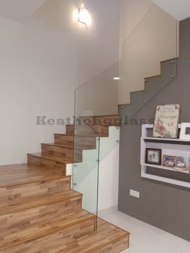 Staircase Glass Railing 91