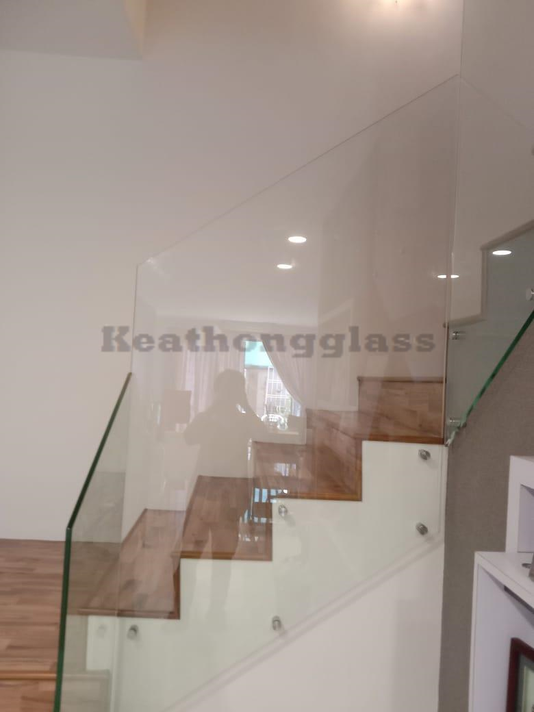 Staircase Glass Railing 92