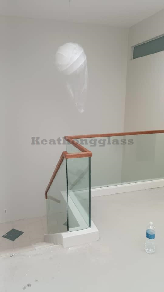 Staircase Glass Railing 102