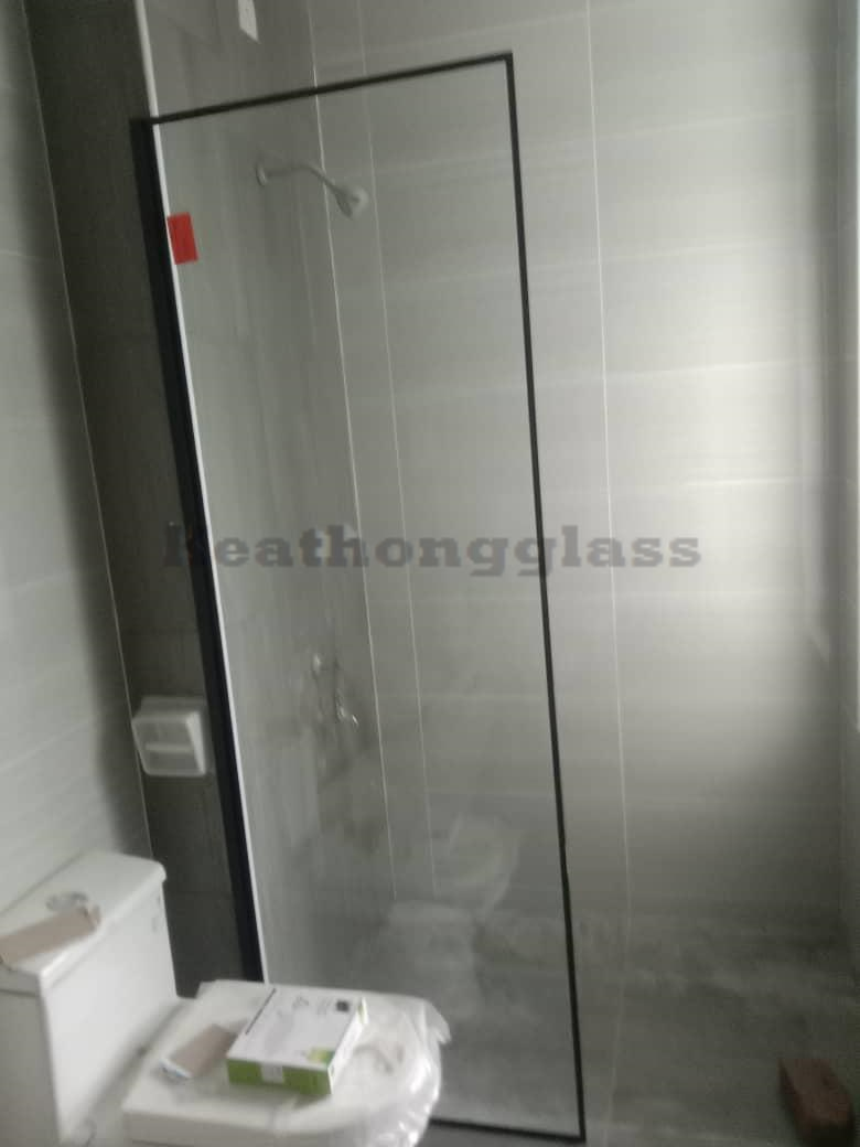 Frameless Shower Screen 34
