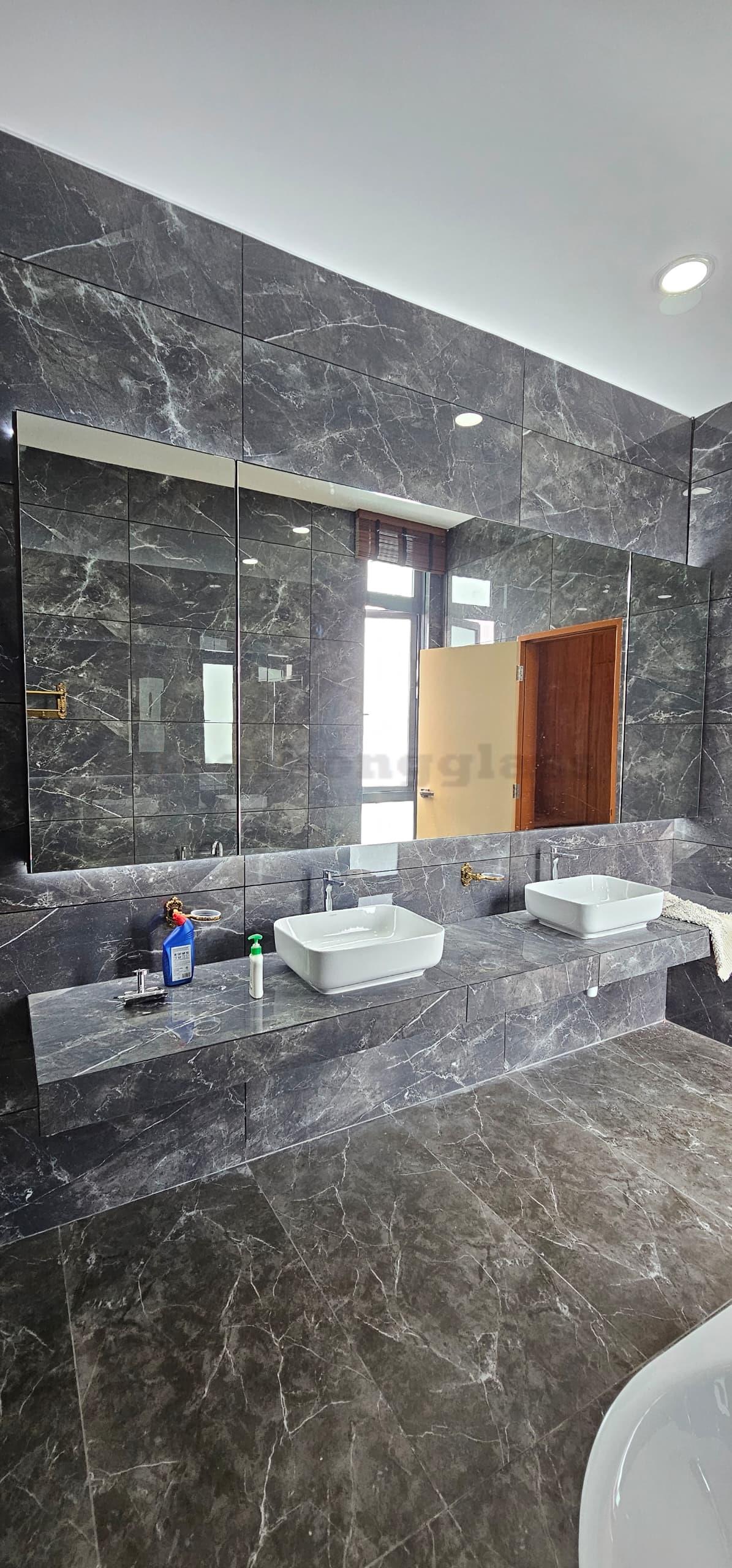 Mirror 32