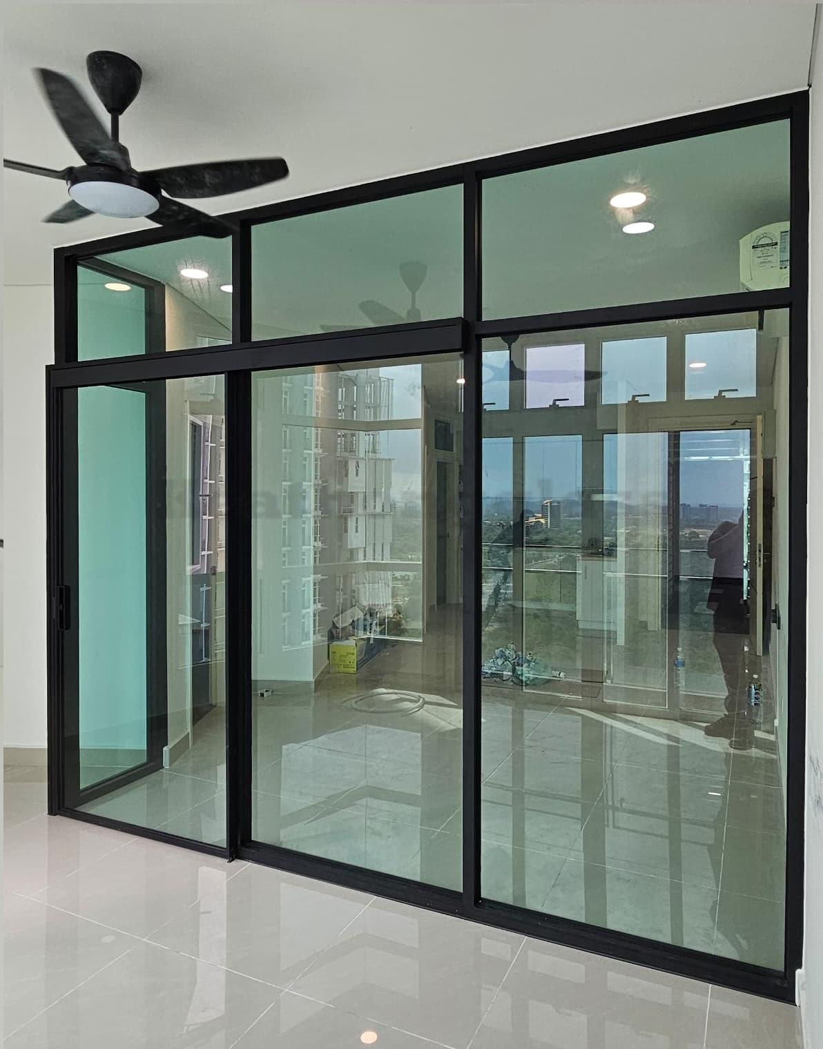 Glass Partition 73