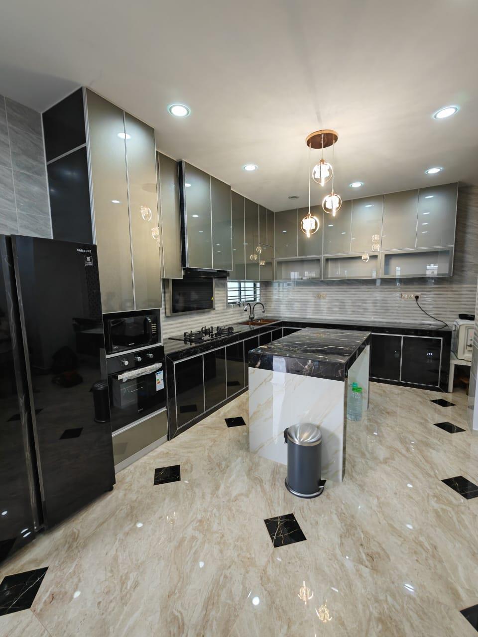 Aluminium Kitchen Cabinet 114