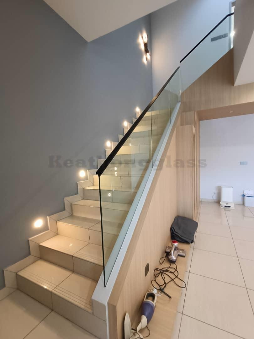 Staircase Glass Railing 119